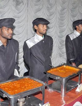 Dinner party caterers